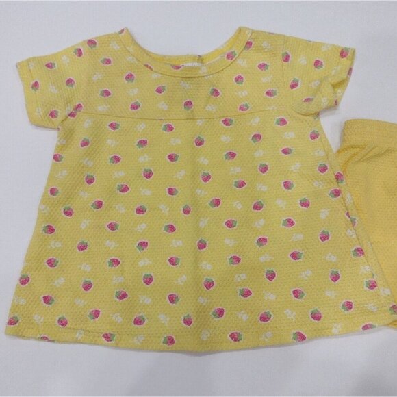 Vintage Garanimals Girls 18M 2pc Outfit Short Sleeve Shirt Shorts Strawberries - Picture 2 of 6